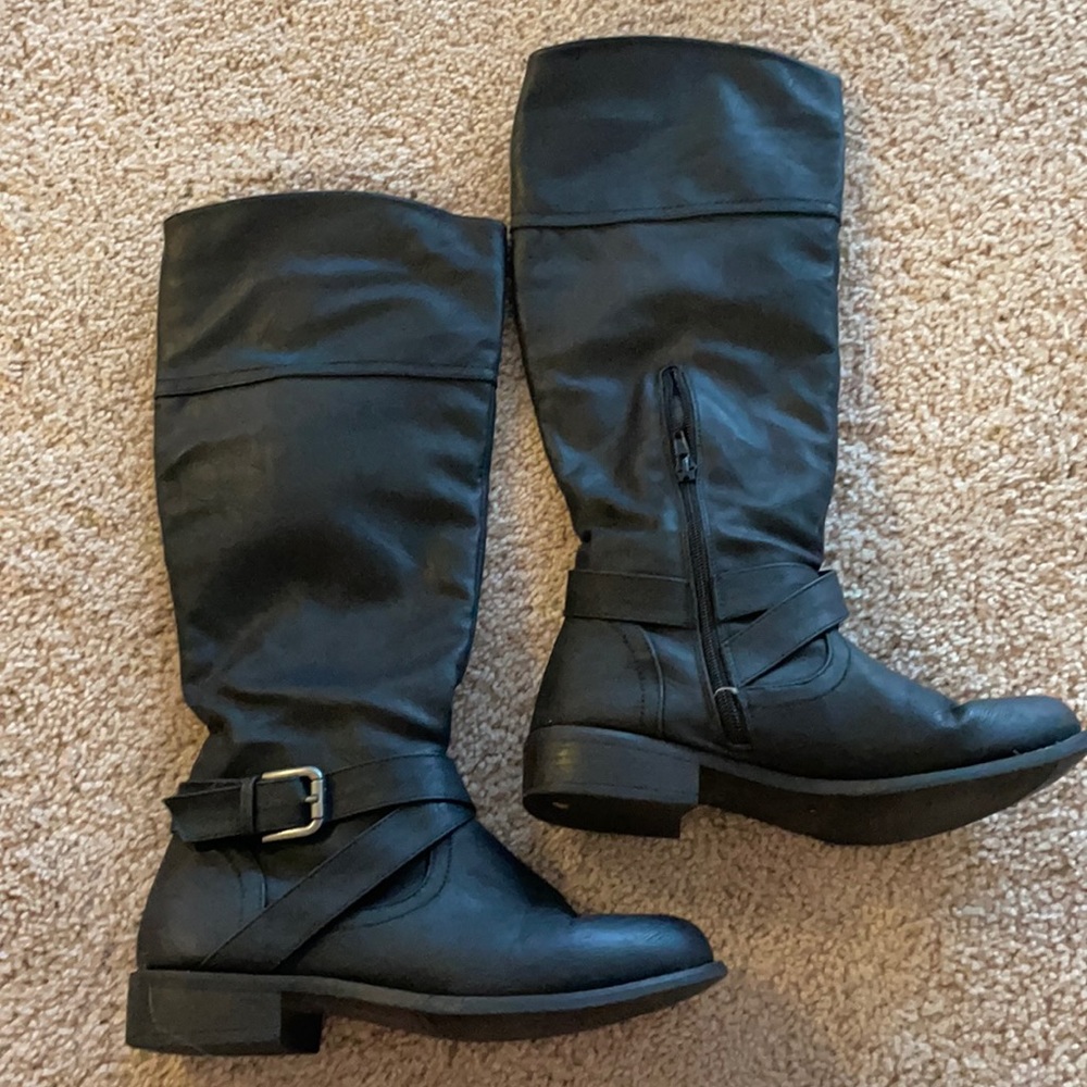 Black Vanity boots size 8